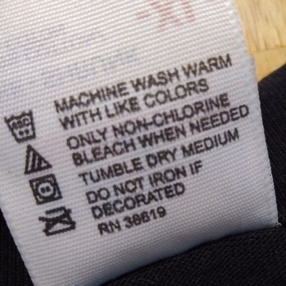 Vintage Gloria Estefan Live & Rewrapped 2004 Tour T-Shirt - Picture 8 of 8